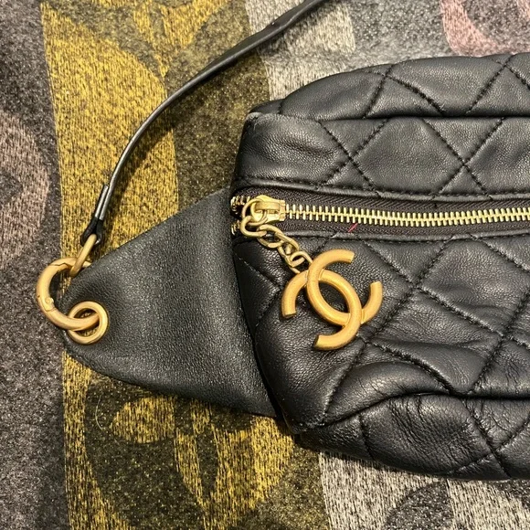 CC Black Quilted Leather Waist Bag - Picture 3 of 11